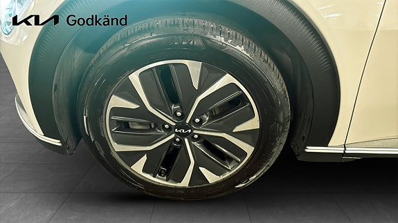 Kia EV6 12 of 12