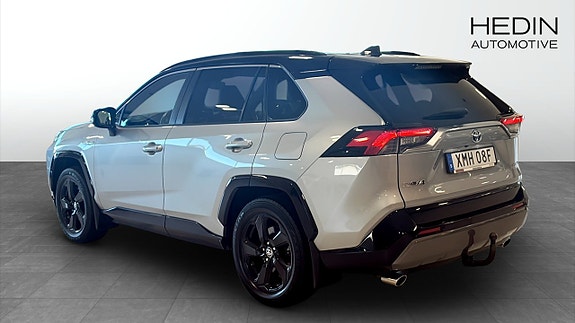 Toyota RAV4 3 of 12