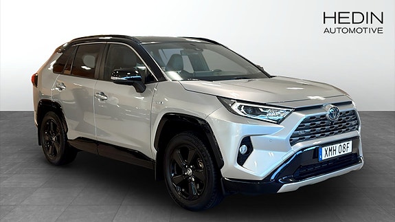 Toyota RAV4 7 of 12