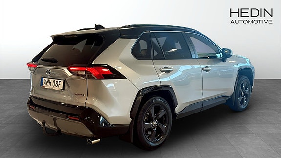 Toyota RAV4 5 of 12