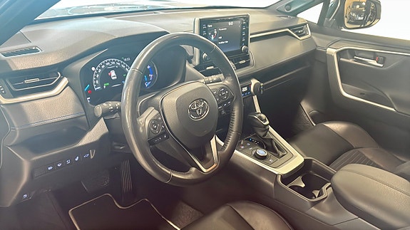 Toyota RAV4 10 of 12