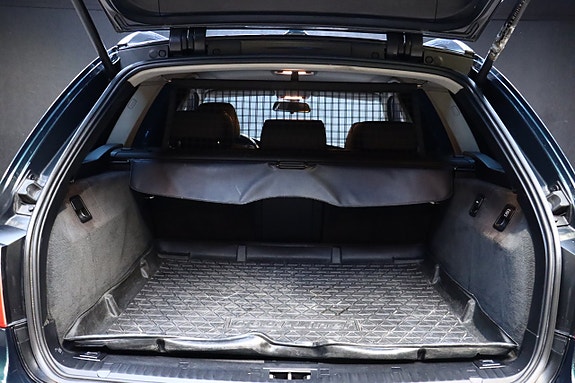 BMW 523i 14 of 24