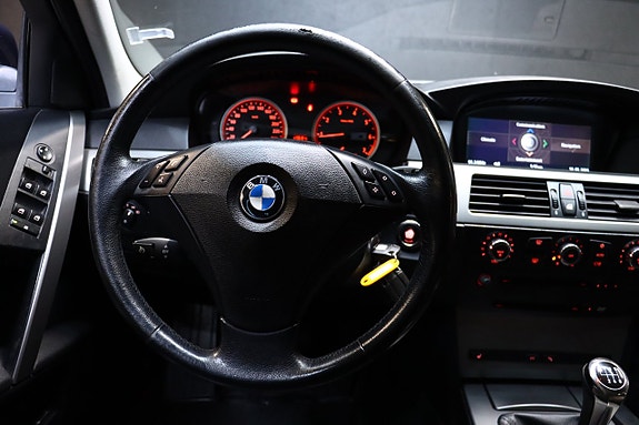 BMW 523i 17 of 24