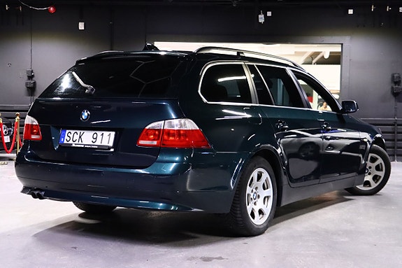 BMW 523i 4 of 24