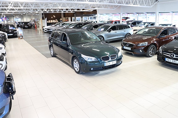 BMW 523i 3 of 24