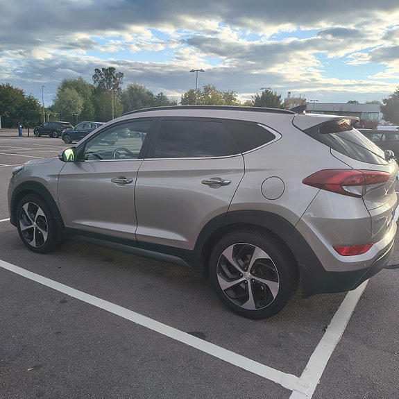 Hyundai Tucson 11 of 19