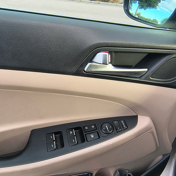 Hyundai Tucson 3 of 19