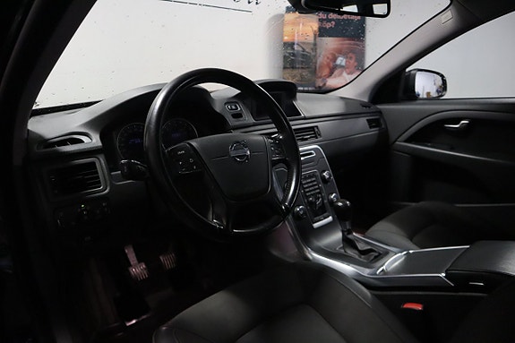 Volvo V70 7 of 18