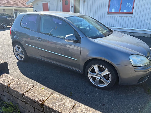 Volkswagen Golf V 4 of 7
