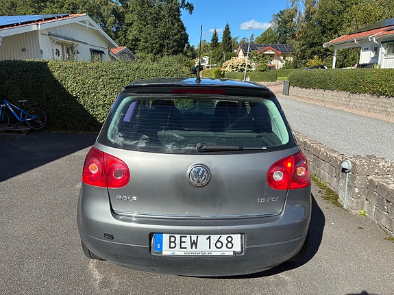 Volkswagen Golf V 3 of 7