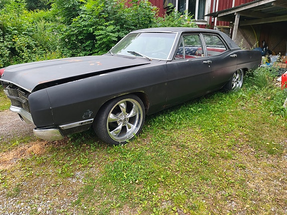 Ford LTD 2 of 5