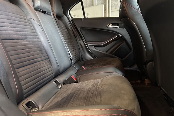 Mercedes-Benz A180 d 12 of 17