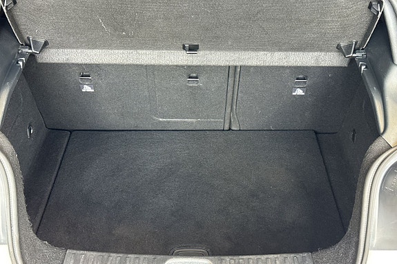 Mercedes-Benz A180 d 13 of 17