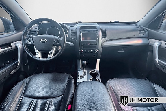 Kia Sorento 12 of 16