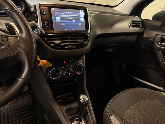 Peugeot 208 11 of 15