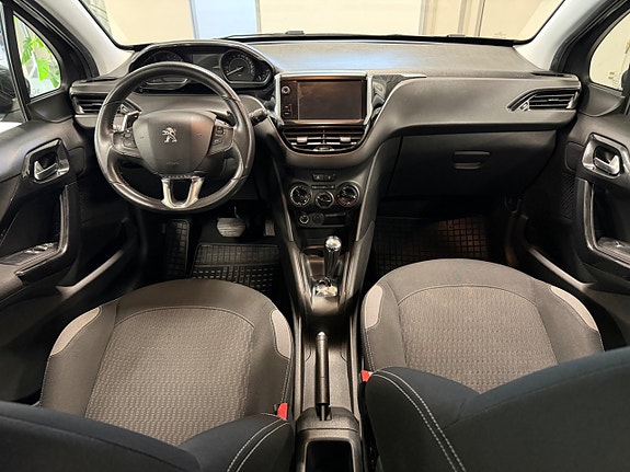 Peugeot 208 7 of 15