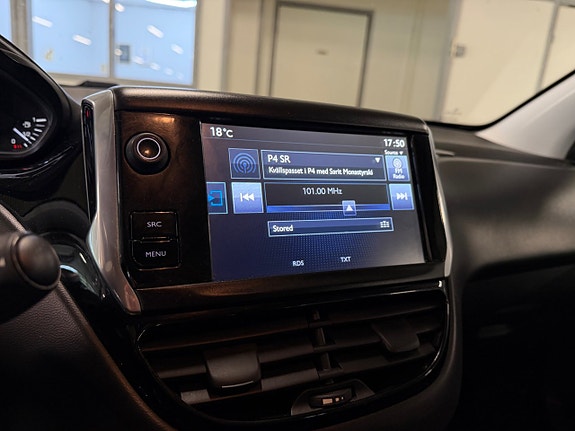 Peugeot 208 13 of 15