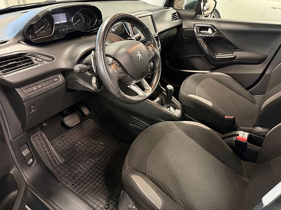 Peugeot 208 9 of 15