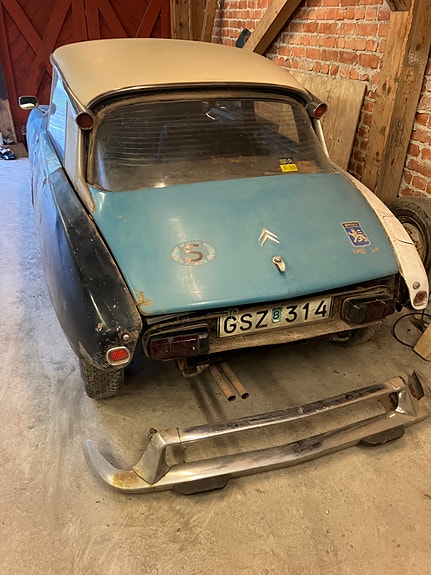Citroen DS20 4 of 11