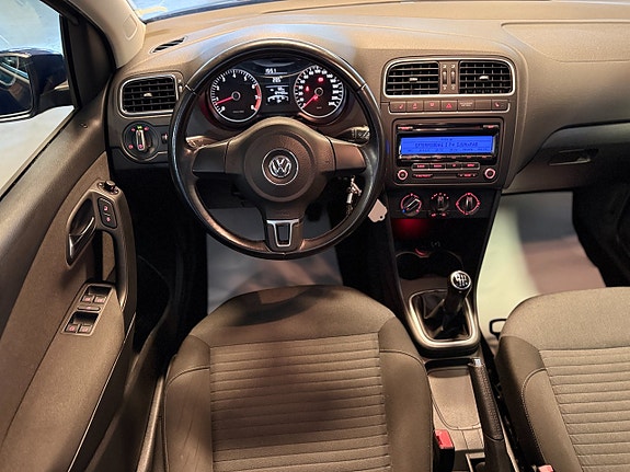 Volkswagen Polo 10 of 14