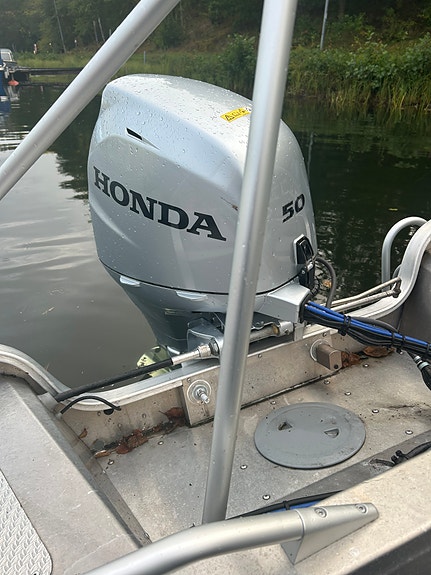 Linder Arkip 460 - Honda BF50  - Båttrailer - Minn Kota elmotor 4 of 6