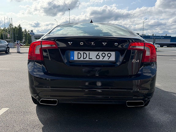 Volvo S60 4 of 6