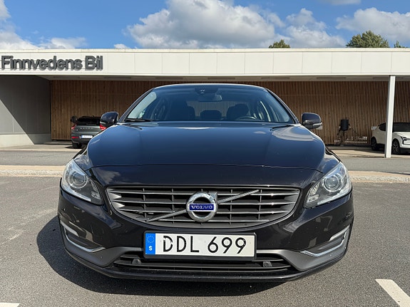 Volvo S60 3 of 6