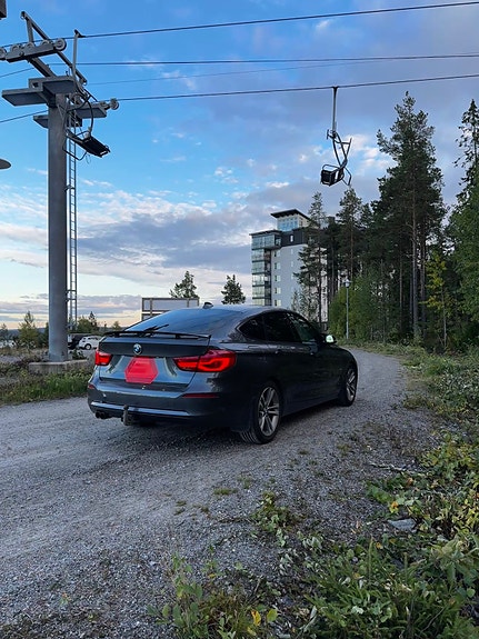 BMW 320d 4 of 11
