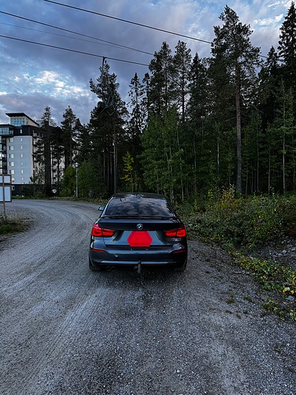 BMW 320d 3 of 11