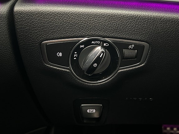 Mercedes-Benz E200 d 30 of 30