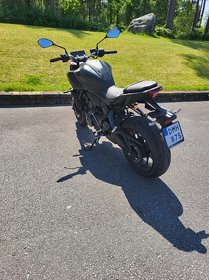 Yamaha MT-07 2 of 6