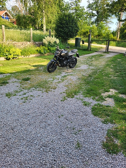 Yamaha MT-07 3 of 6