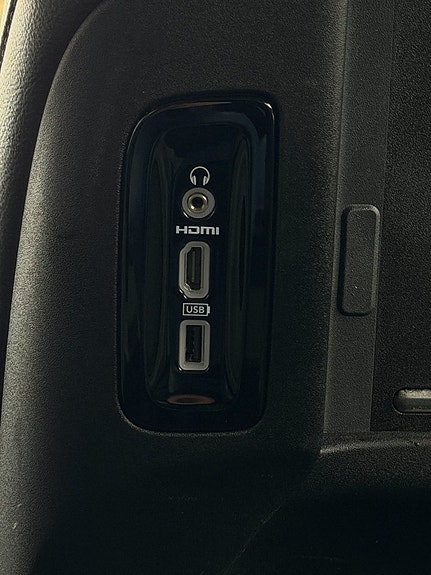 Chrysler Pacifica 26 of 30