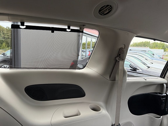 Chrysler Pacifica 29 of 30