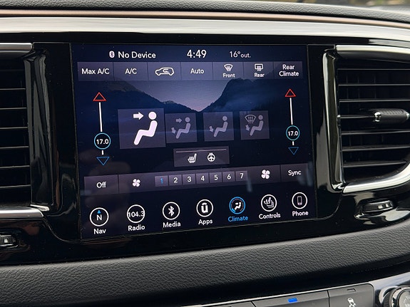 Chrysler Pacifica 23 of 30