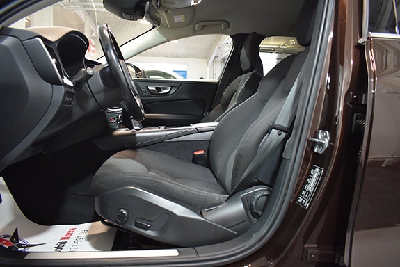 Volvo V60 10 of 22