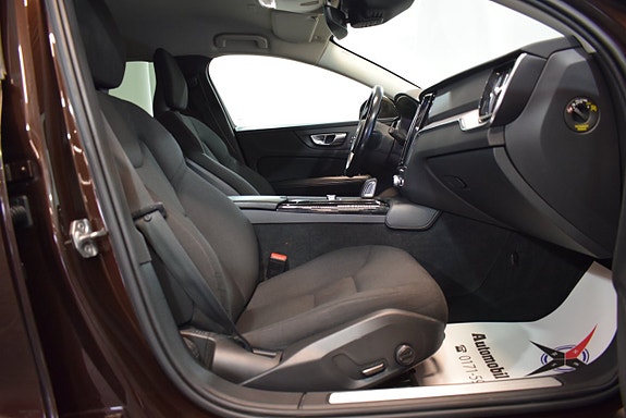 Volvo V60 12 of 22