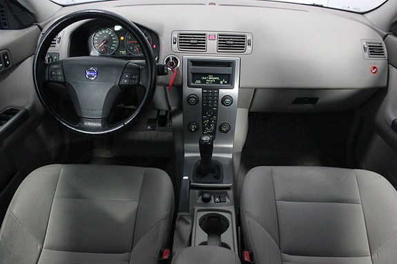 Volvo V50 12 of 19