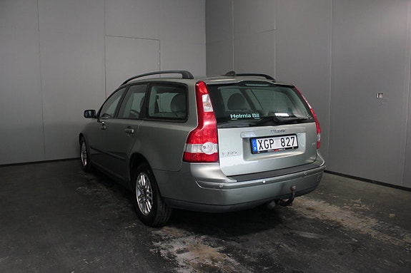 Volvo V50 3 of 19