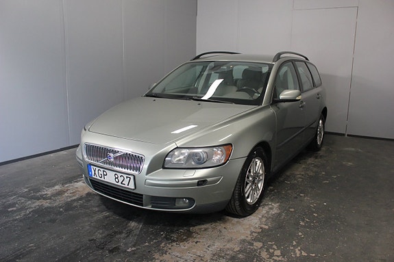 Volvo V50 2 of 19