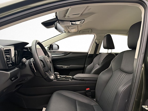 Lexus NX350h 10 of 29