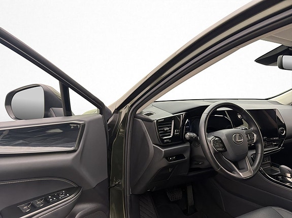Lexus NX350h 9 of 29