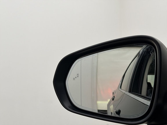 Lexus NX350h 22 of 29