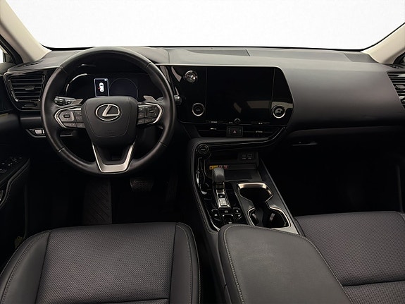 Lexus NX350h 19 of 29