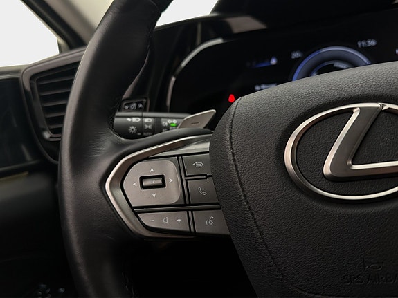 Lexus NX350h 11 of 29