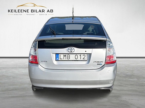 Toyota Prius 6 of 18