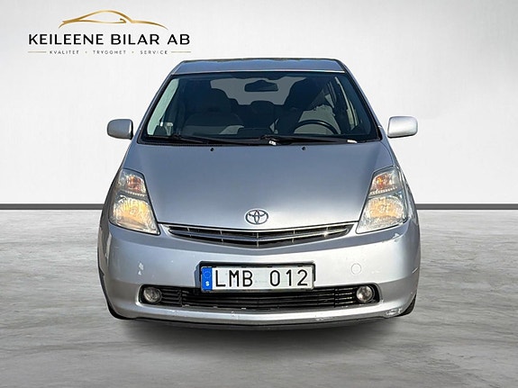 Toyota Prius 3 of 18