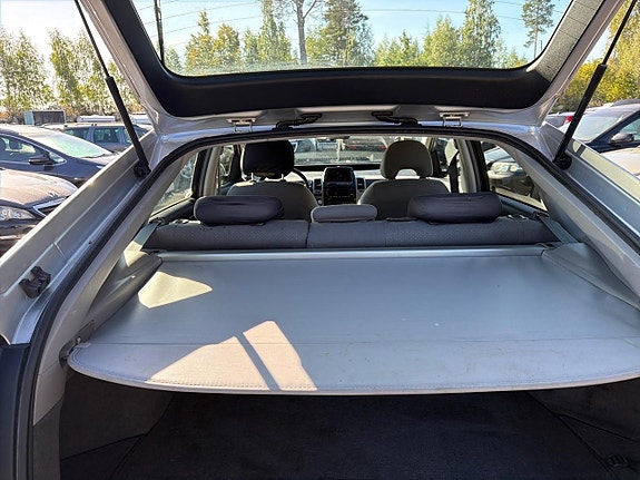 Toyota Prius 13 of 18