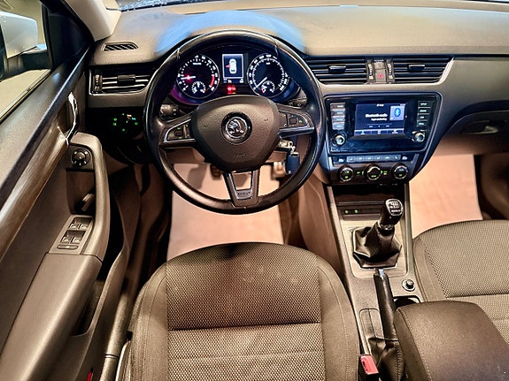 Skoda Octavia Scout 10 of 15