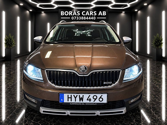 Skoda Octavia Scout 2 of 15